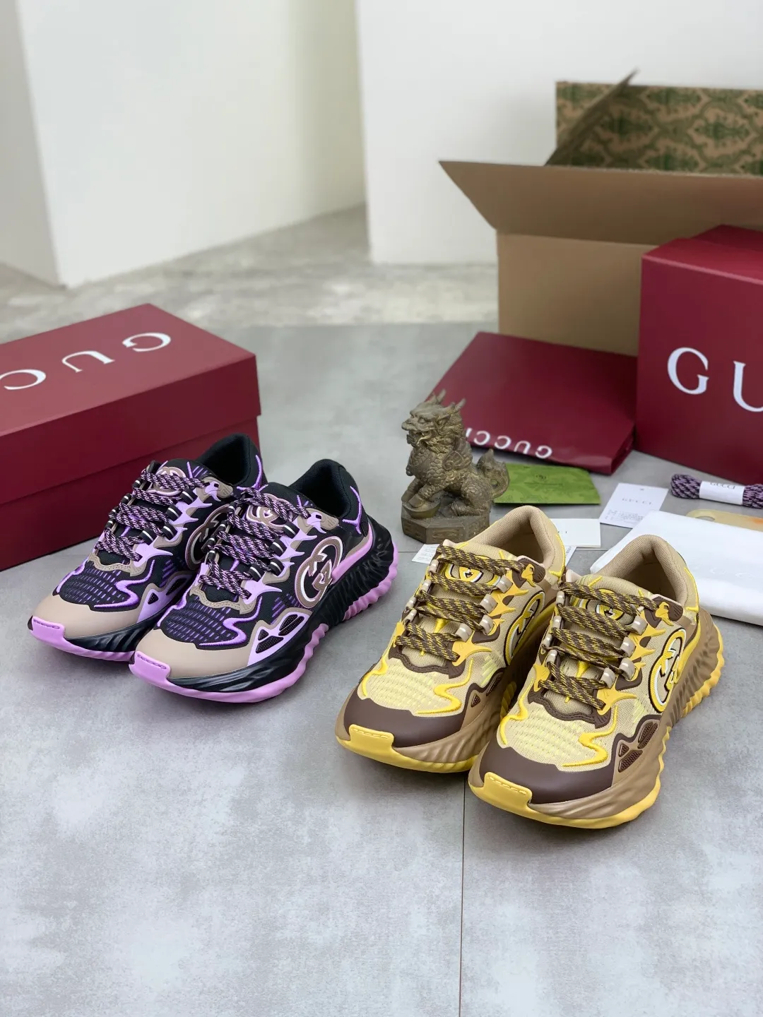 Men's shoes 💰P800 New model 💰Latest model💎💎💎GUCCI Italian Gucci dad shoes Top version 🔜Original quality🔜Purchasing level After many years of accumulation of dad shoes, it took more than 3 months of research and development to disassemble the original version, and finally it is available! The goods are worth looking forward to! 👫 style for couples 🔜Versatile in all seasons🔜 Fashion🔜 Personality 🔜Distinctive Outsole: The latest original developed TPU Upper: Imported original material🐮 Lining: Original A-grade mixed sheepskin🐮 Foot pads: Original A-grade imported cowhide 💯Counter genuine full set of packaging Midsole Latex pad with LOGO, Lasting, oil edge, air pressure coding process, support NFC anti-counterfeiting chip detection! Size: women’s code 35-40, men’s code 39-44 (women’s 34 41, men’s 38 45 46 customized)